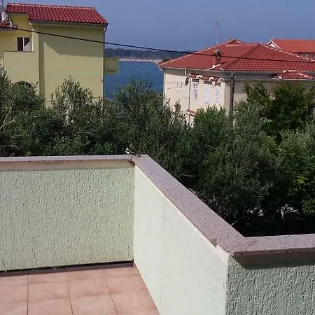 Banjol744 Apartment